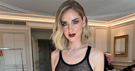 Nude look (stavolta non è un disegno) per Chiara Ferragni alla 